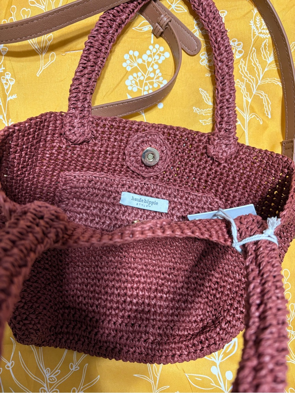 New Woven Crossbody Bag in Burgundy - Stylish Everyday Carry - Picture 3 of 5